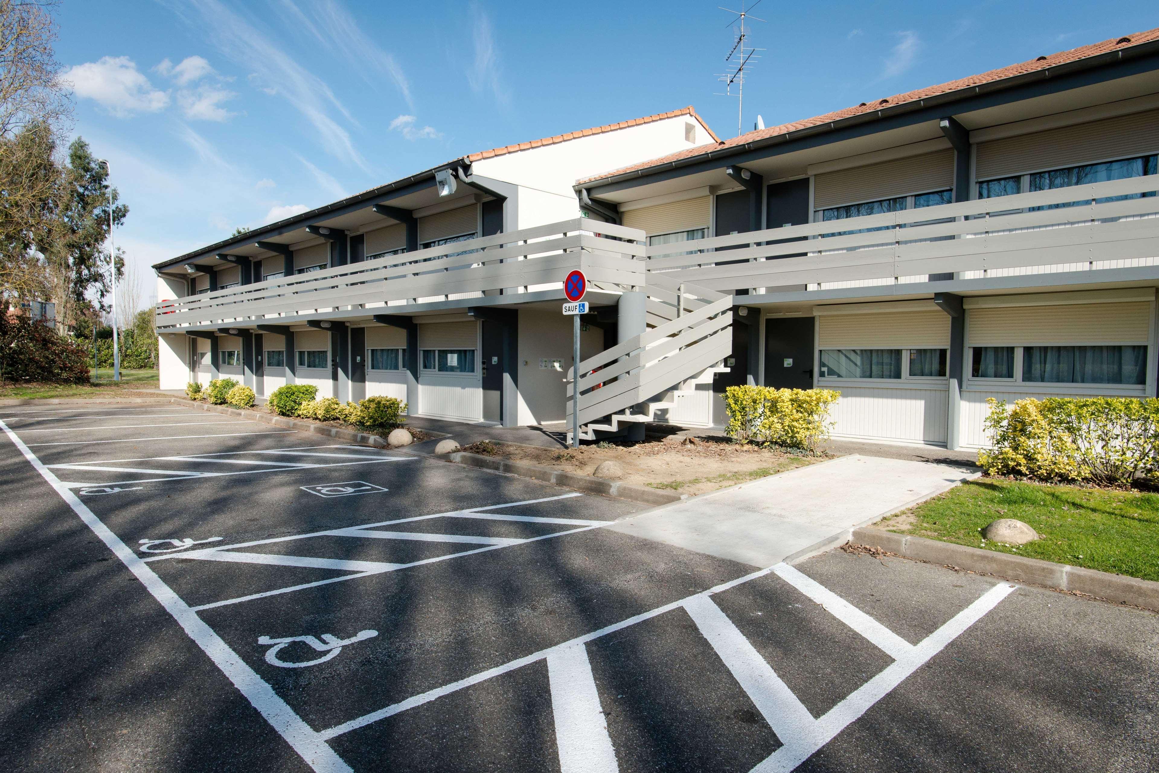 Hotel Campanile Agén Exterior foto