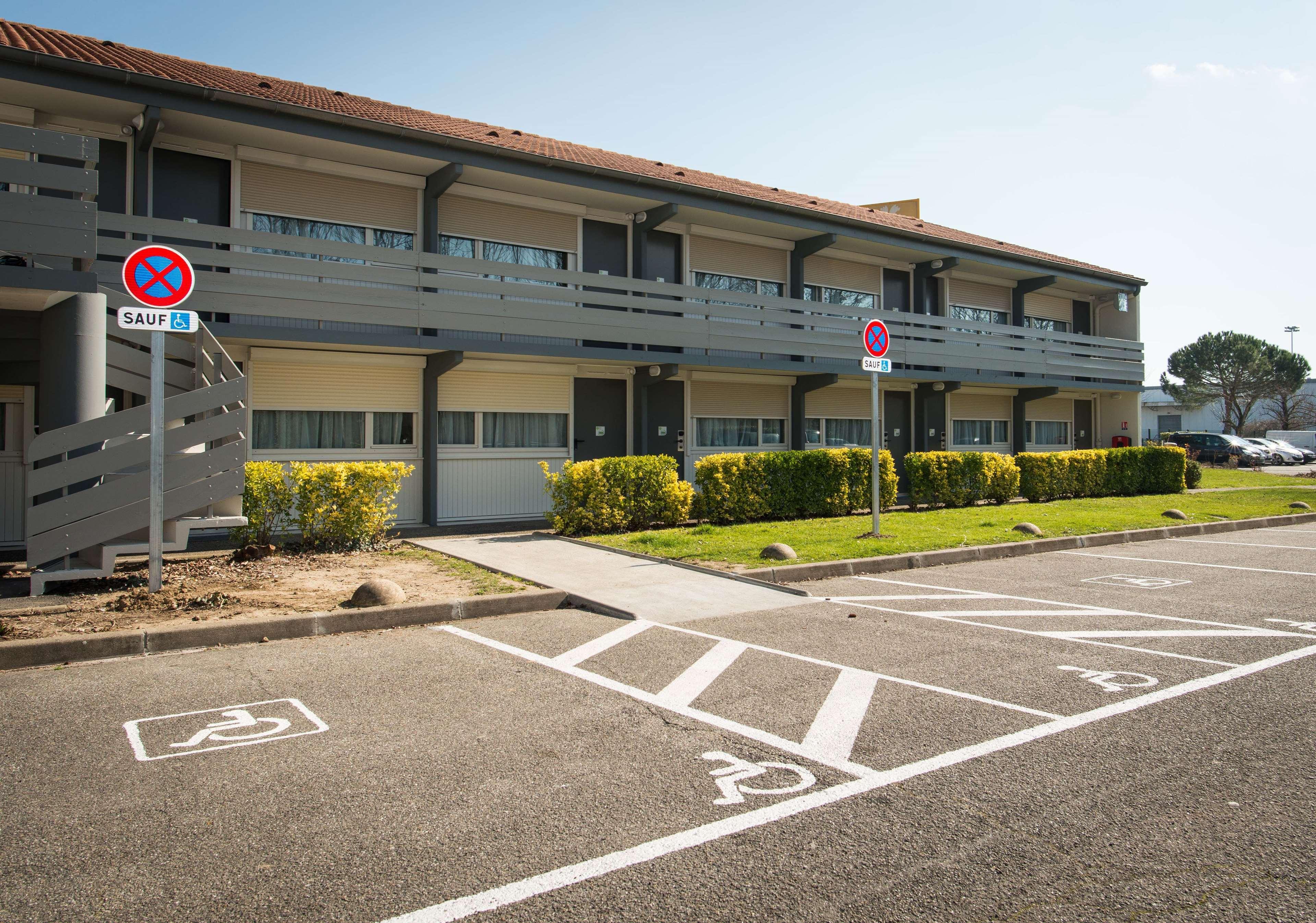 Hotel Campanile Agén Exterior foto